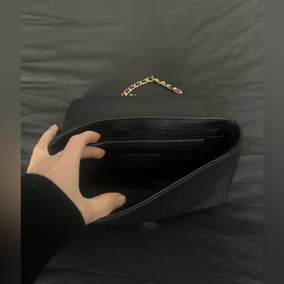 Tory Burch mid-size crossbody purse with gold chain detailing - Picture 2 of 3